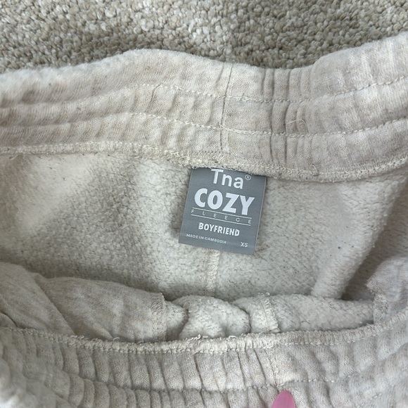 TNA SET boyfriend fit oatmeal colored sweat set hoodie and sweat pants - Picture 5 of 5